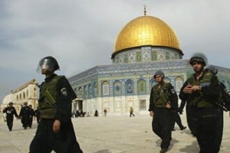 عاجل|| الجيش الاسرائيلي يقتحم المصلى القبلي في الأقصى ويسحب مكبرات الصوت