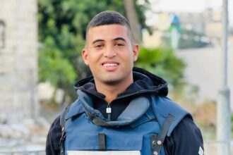 عاجل|| استشهاد الصحفي حسام شبات في قصف للاحتلال على شمال غزة