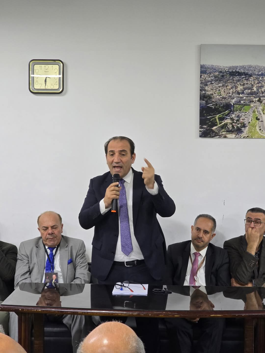 قائمة العمل والإنجاز تلتقي بمقاولي محافظة البلقاء البلقاء تلقى(صور)