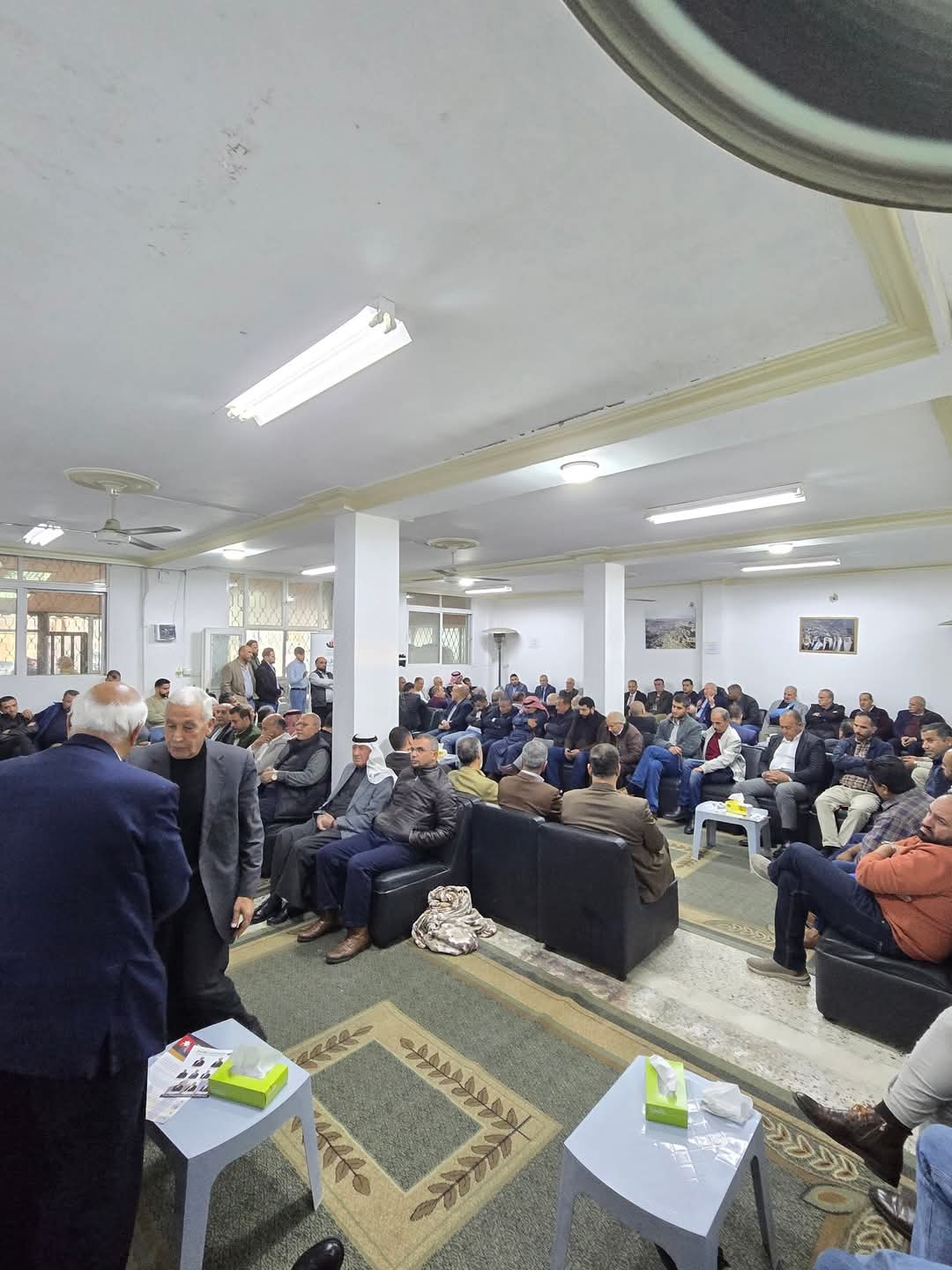 قائمة العمل والإنجاز تلتقي بمقاولي محافظة البلقاء البلقاء تلقى(صور)
