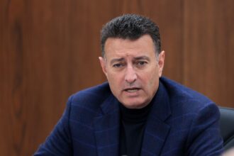 الصفدي يلتقي مزارعين من مختلف محافظات المملكة ويؤكد تكثيف الجهود للنهوض بالقطاع الزراعي
