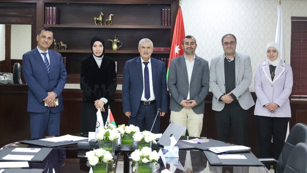 صورة حول : الرفاعي يلتقي اللجنة التنفيذية لبرنامج زمالات القادة في الابتكار ( LIF) الرفاعي يلتقي اللجنة التنفيذية لبرنامج زمالات القادة في الابتكار ( LIF)