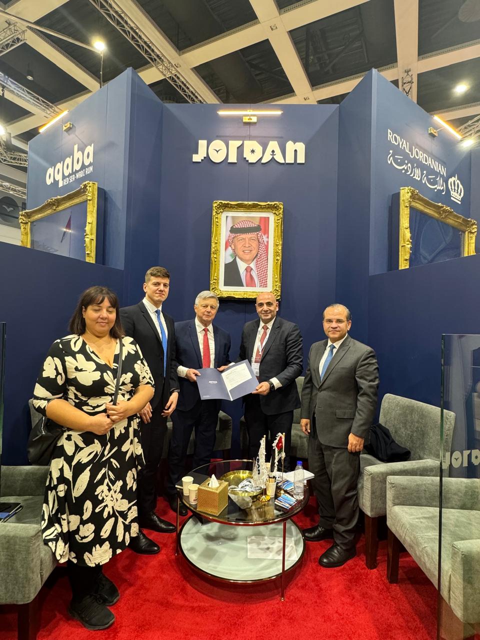 صورة حول : الاردن يختتم مشاركته في معرض برلين السياحي 2025 بتوقيع اتفاقيات طيران عارض مع عدد من الدول الاوروبية الاردن يختتم مشاركته في معرض برلين السياحي 2025 بتوقيع اتفاقيات طيران عارض مع عدد من الدول الاوروبية