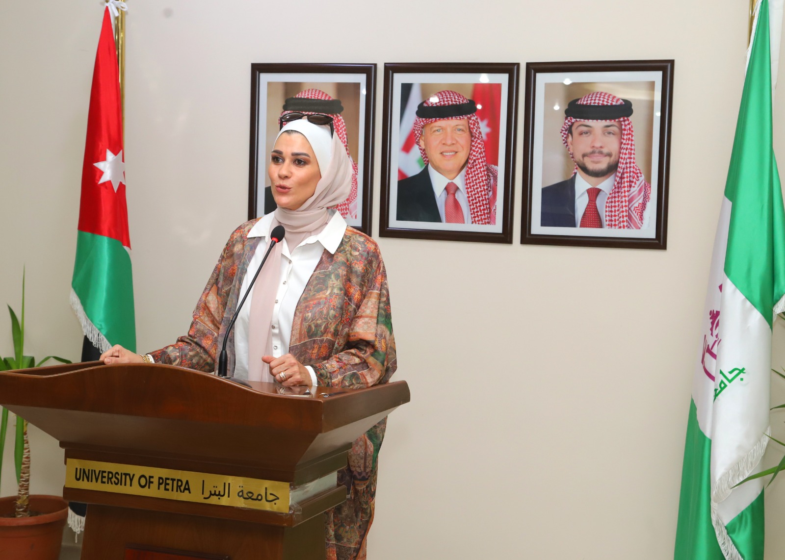 صورة حول : جامعة البترا تقيم حفل إفطار رمضاني لطالبات السكن جامعة البترا تقيم حفل إفطار رمضاني لطالبات السكن