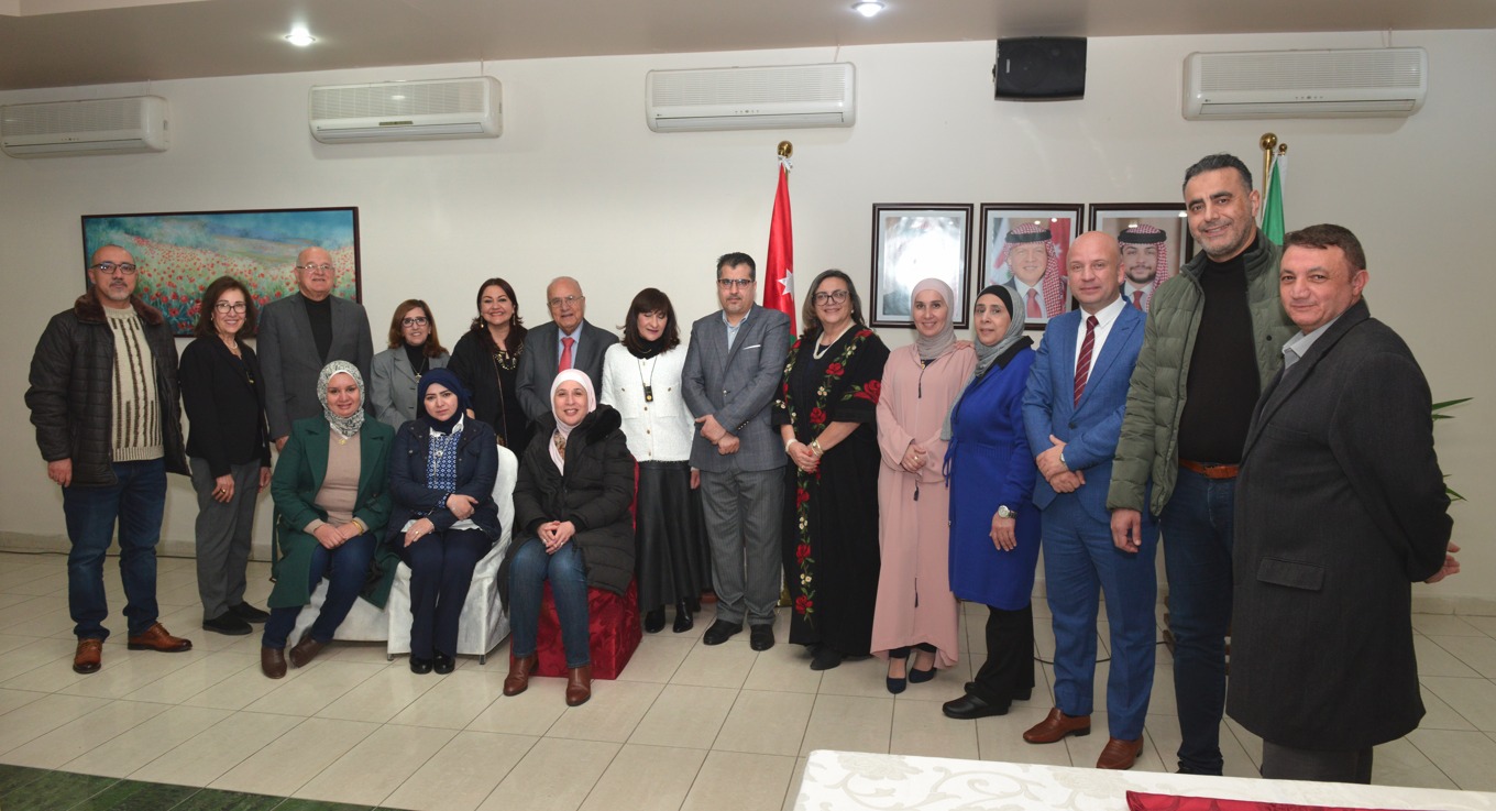 صورة حول : نادي جامعة البترا يقيم حفل الإفطار السنوي برعاية رئيس الجامعة نادي جامعة البترا يقيم حفل الإفطار السنوي برعاية رئيس الجامعة