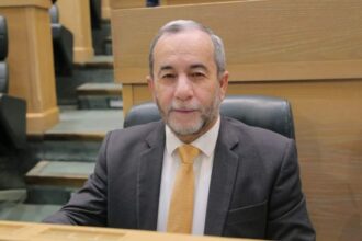 النائب مشوقة يسأل عن معايير تعيين مذيعات في التلفزيون الاردني وهن على مقاعد الدراسة