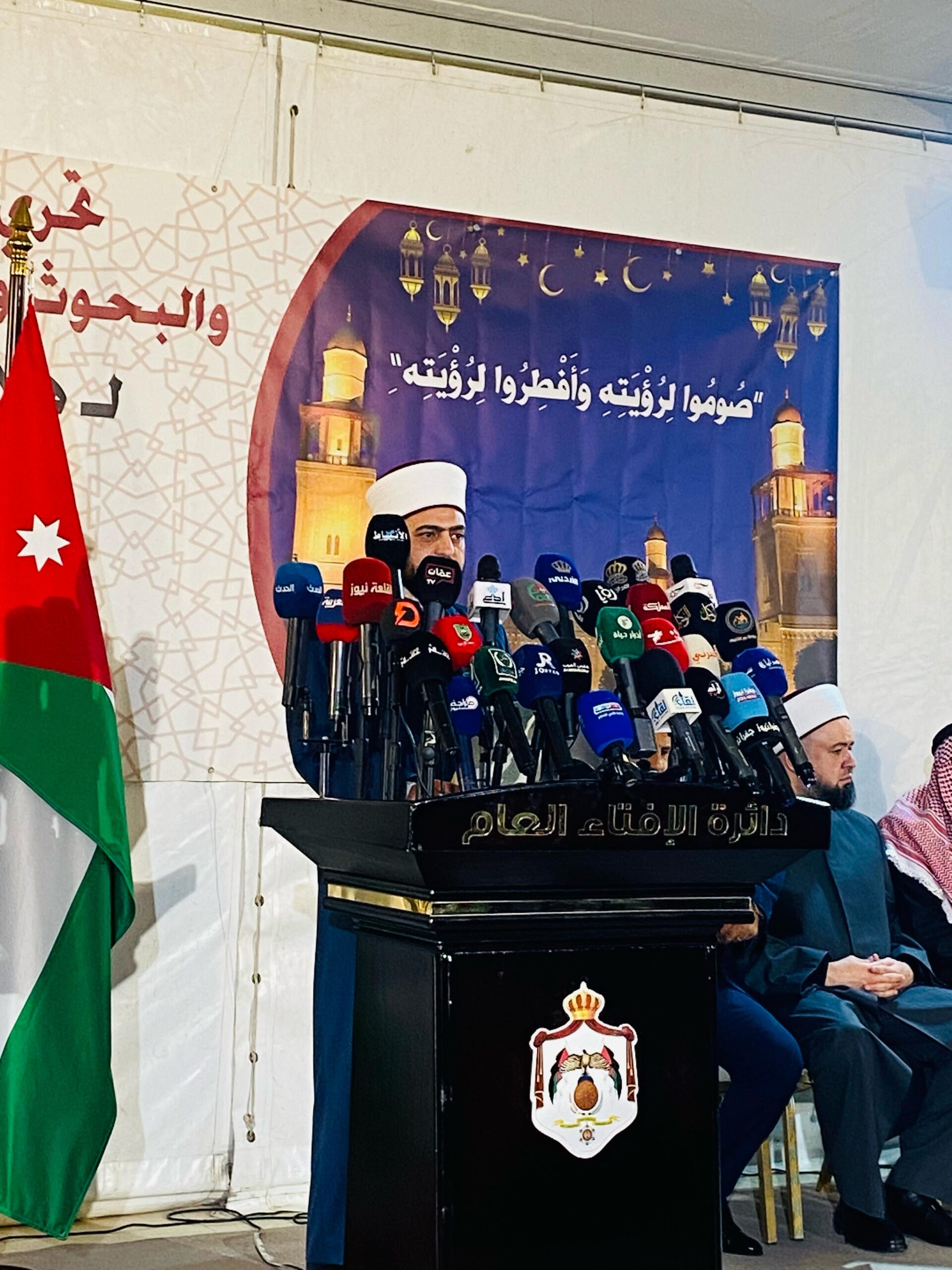 عاجل | الأردن يعلن أن غداً هو المتمم لشهر رمضان المبارك