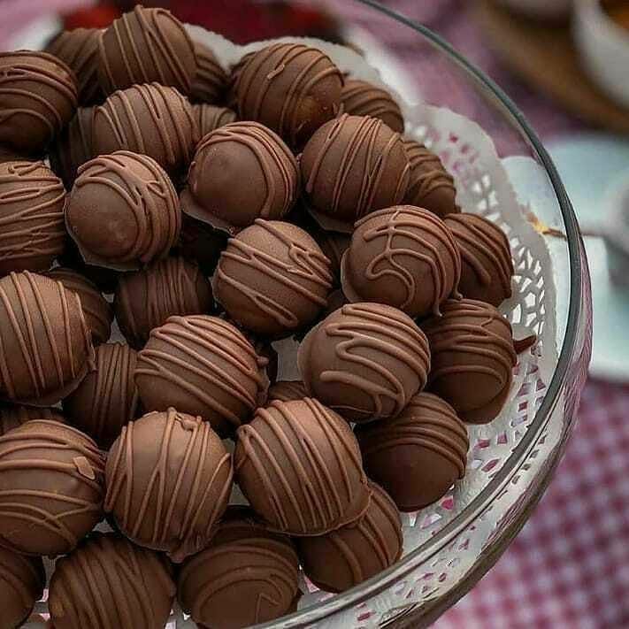 كرات التمر اللذيذة.. حلا مثالي للعيد