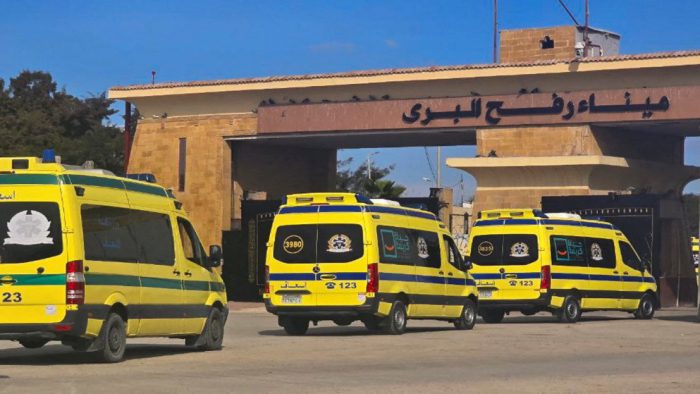 عاجل|| الدفعة الـ35 من مرضى غزة تغادر لتلقي العلاج عبر معبر رفح