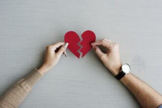 كيفية الخروج من العلاقة دون ندوب.. خطوات نحو الشفاء والهدوء النفسي