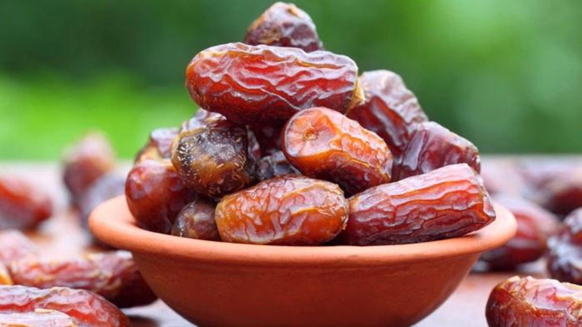 هل يرفع التمر نسبة السكر بعد الإفطار؟
