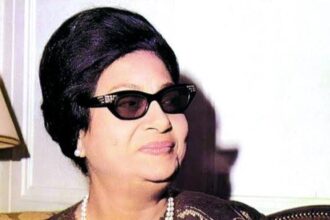 أول مسرحية غنائية تجسد حياة أم كلثوم