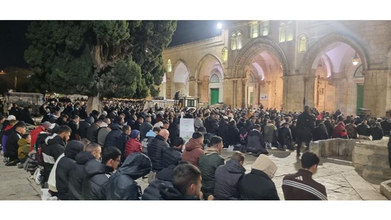 70 ألفا يؤدون صلاة التراويح في المسجد الأقصى المبارك