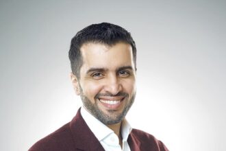 من هو الشهيد ياسر حرب؟ سيرة إعلامي وكاتب استشهد في معركة طوفان الأقصى