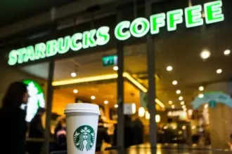 قرار قضائي مفاجئ ضد ستاربكس بعد حادث مؤلم لزبون