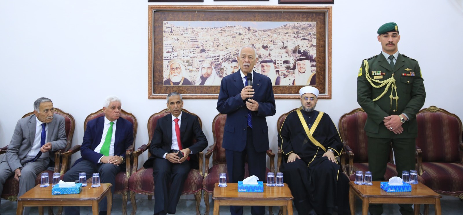 مندوبا عن الملك وولي العهد...العيسوي يعزي الحياصات والمرايات والدباس والخليفات