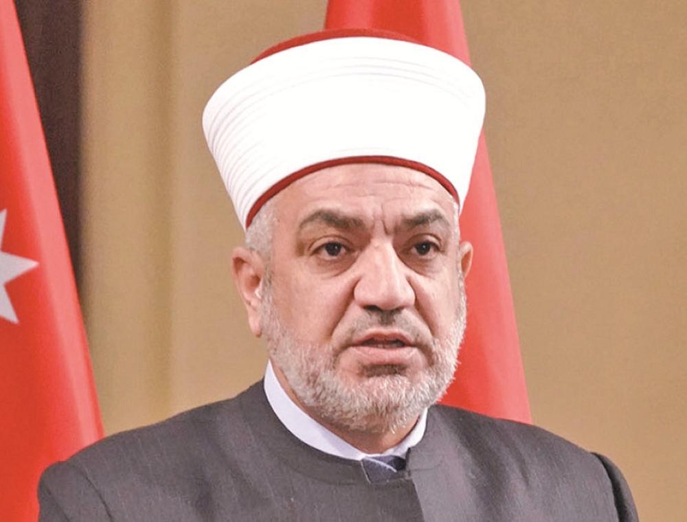 الخلايلة: تعديلات سلم الرواتب تشمل موظفي أوقاف القدس وعلاوة صمود 400%