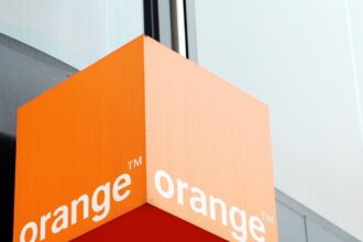 بمناسبة اليوم العالمي للتوعية بالتوحد، نظّمت أورنج الأردن ورشة تفاعلية في مختبر التصنيع الرقمي