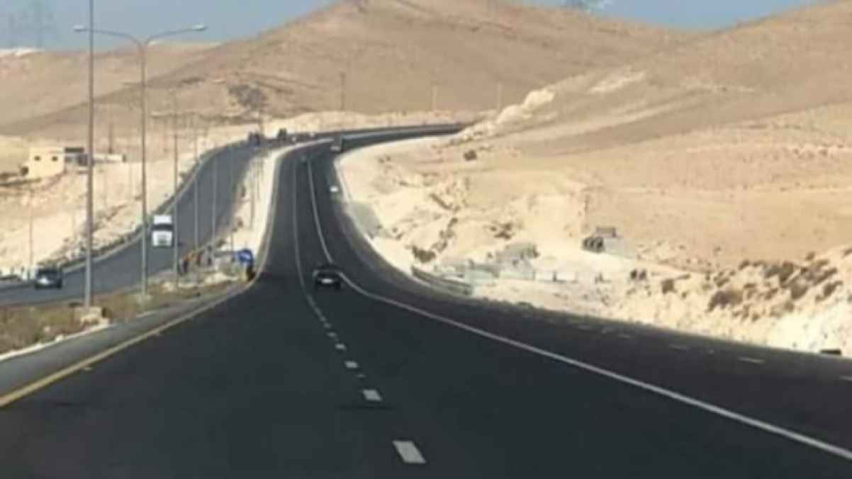 إصابة 7 أشخاص في حادث تصادم وتدهور مركبات بعدة طرق