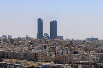 طقس دافئ إلى حار في معظم المناطق اليوم وغدا