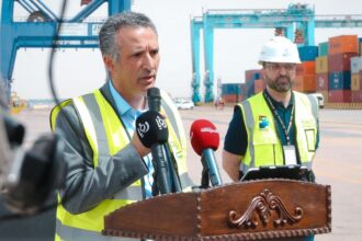 رافعة جديدة في ميناء العقبة لتعزيز قدراته وخدمة التجارة الإقليمية