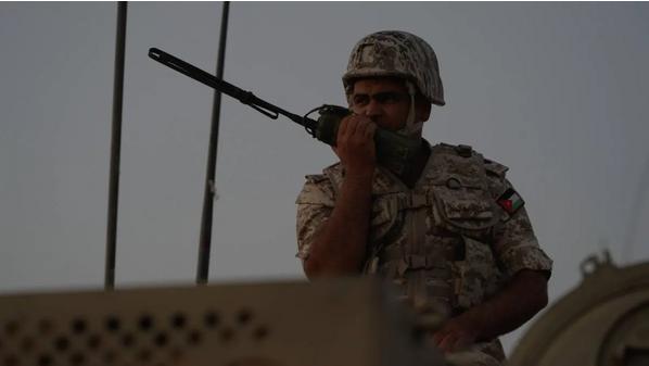 الجيش: القبض على 4 أشخاص حاولوا التسلل عبر الحدود الشمالية