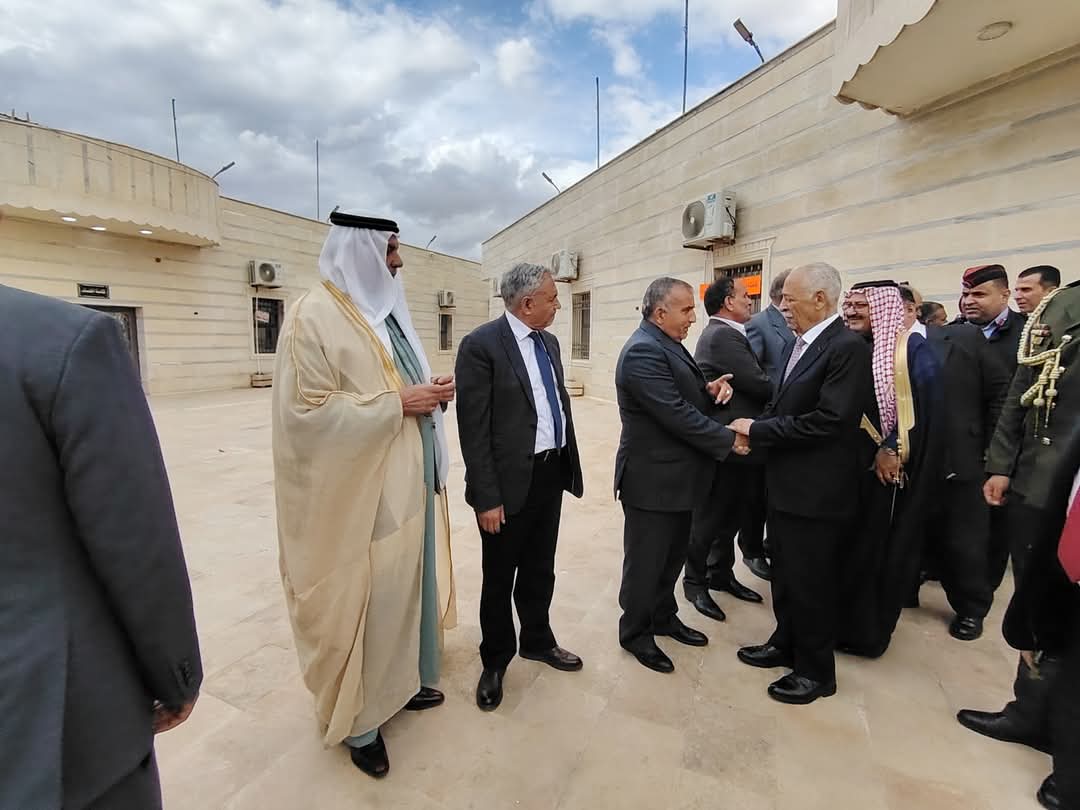 مندوبا عن الملك وولي العهد.. العيسوي يعزي الخوالدة