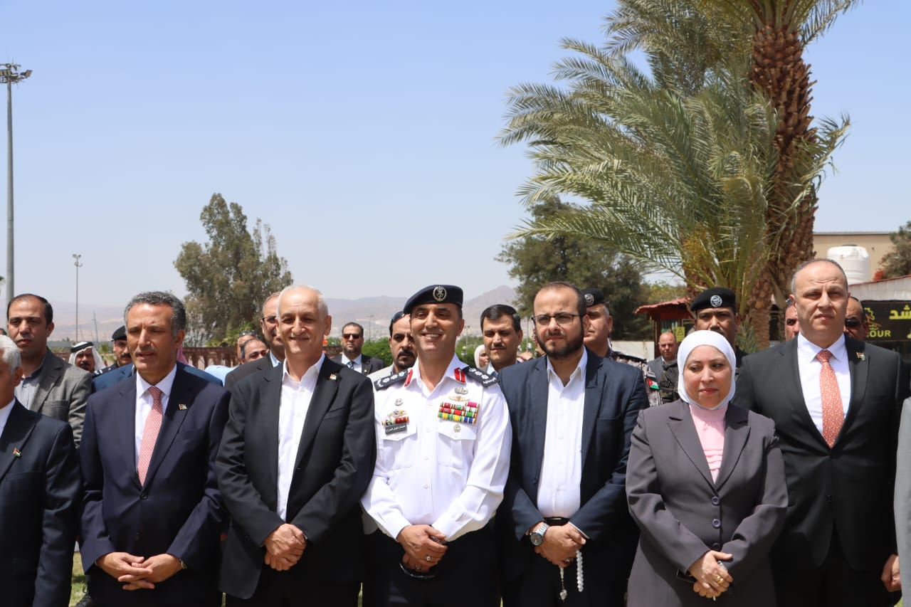 نشامى القوات المسلحة يشاركون الأردنيين الاحتفال باليوم الوطني للعلم الأردني