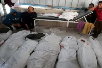 10 شهداء في قصف للاحتلال على خان يونس جنوبي قطاع غزة