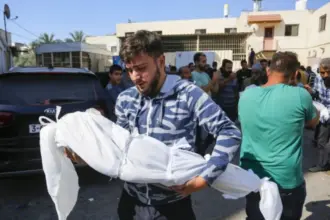 التربية الفلسطينية : استشهاد 17 ألف طفل معظمهم طلبة