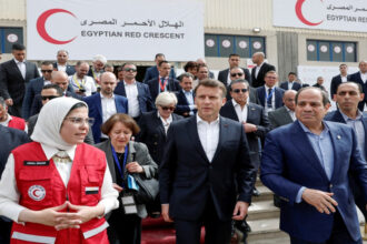ماكرون يدين "بشدة" استهداف الطواقم الإنسانية والإغاثية في غزة