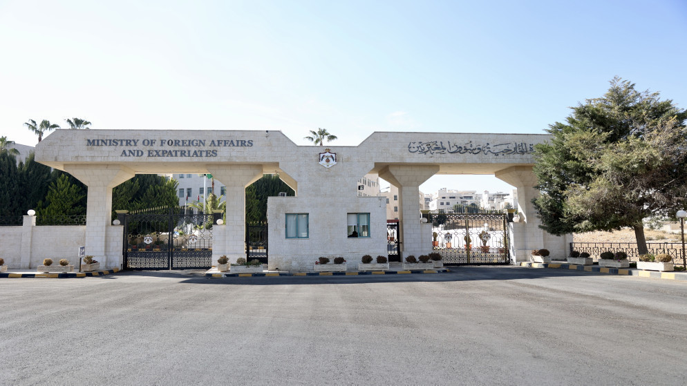 عاجل | الأردن يدين أوامر إغلاق أصدرتها إسرائيل بحق 6 مدارس تابعة لأونروا بالقدس
