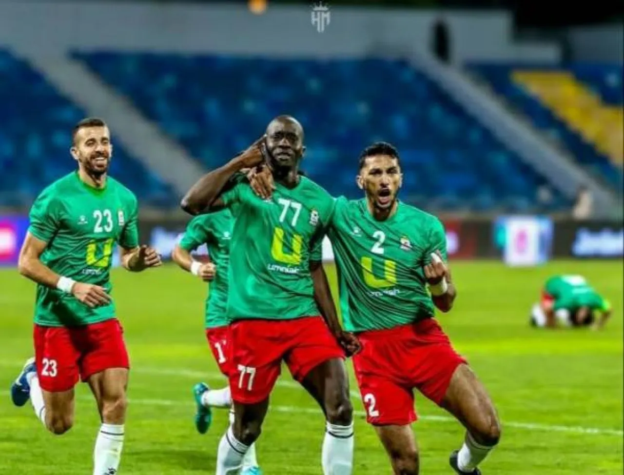 الوحدات يضرب الصريح بثلاثية ويقترب من الحسين إربد