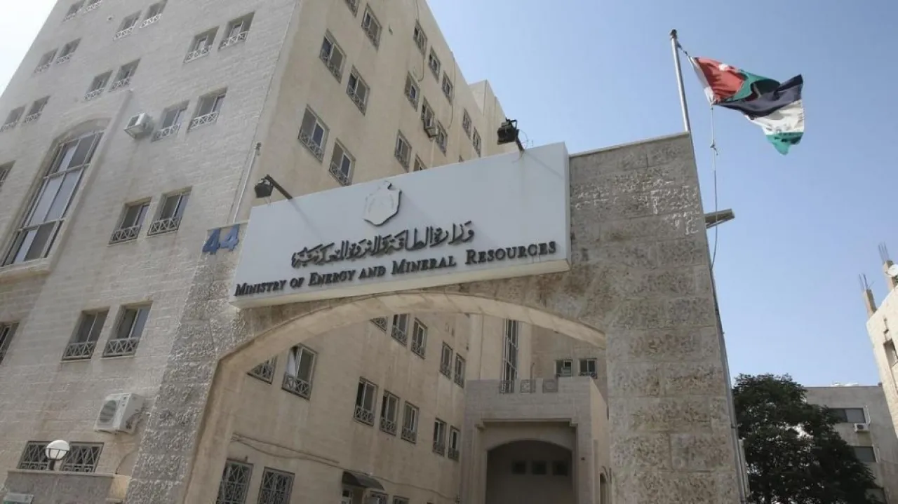 الحكومة الأردنية تمدد اتفاقية الهيدروجين الأخضر وتبحث تحفيز المستثمرين فيها