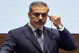 وزير الخارجية التركي: نجري محادثات فنية مع إسرائيل لخفض التوتر بسوريا