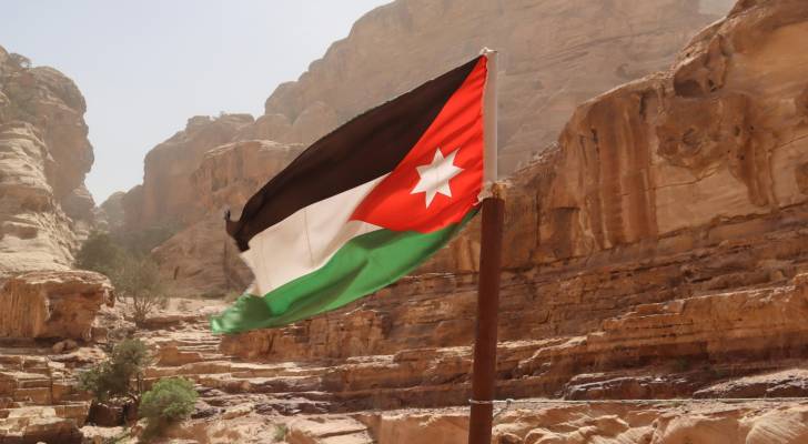 رفع العَلم في محافظات المملكة احتفالا باليوم الوطني للعلم الأردني