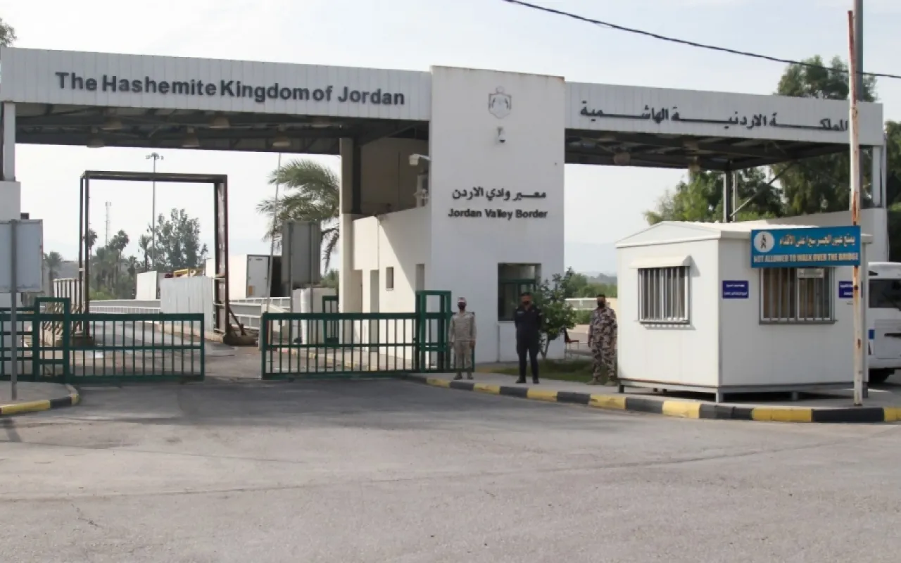 الاحتلال يجري تدريبًا أمنيًا في معبر وادي الأردن