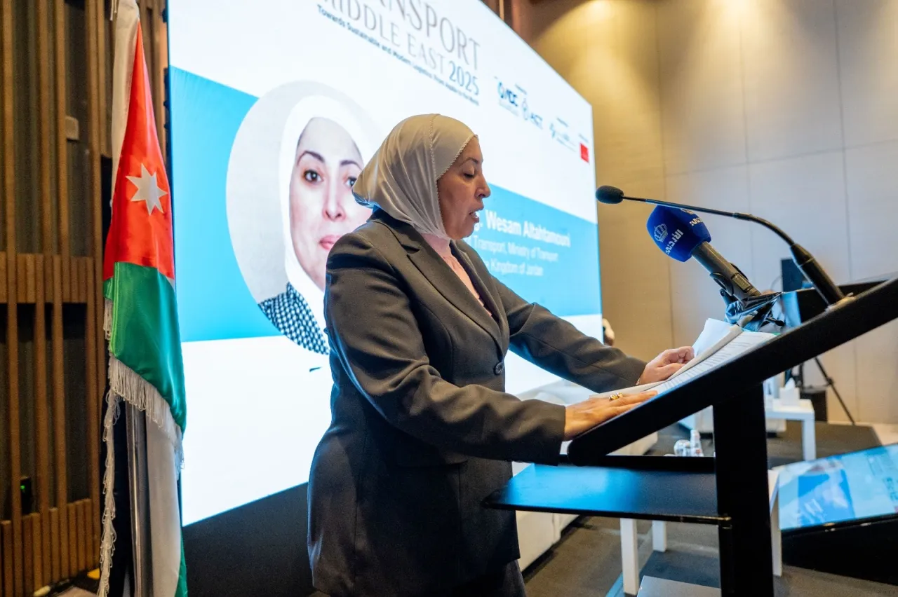 وزيرة النقل تشارك بمؤتمر ومعرض النقل ويوم العلم في العقبة