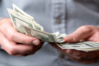 رئيس البنك الدولي يناشد الدول النامية بخفض الرسوم الجمركية