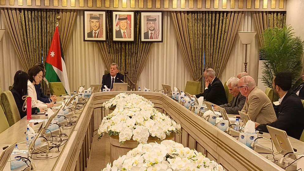 العين دروزة خلال لقائه السفير الصيني يعرب عن الأمل بزيادة الدعم لضمان خدمات "أونروا"