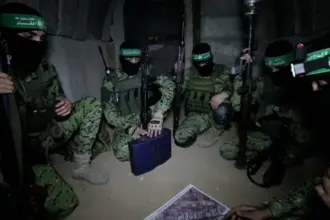 القسام تباغت الاحتلال بتفجيرها 5 جرافات والإنهاء على قوة راجلة