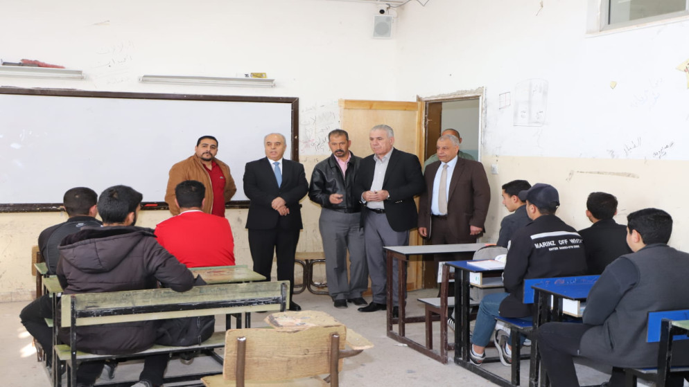 وزير التربية والتعليم يتفقد عددا من المدارس في الطفيلة