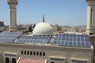 خطط لتحويل معظم المساجده لتعمل بالطاقة الشمسية