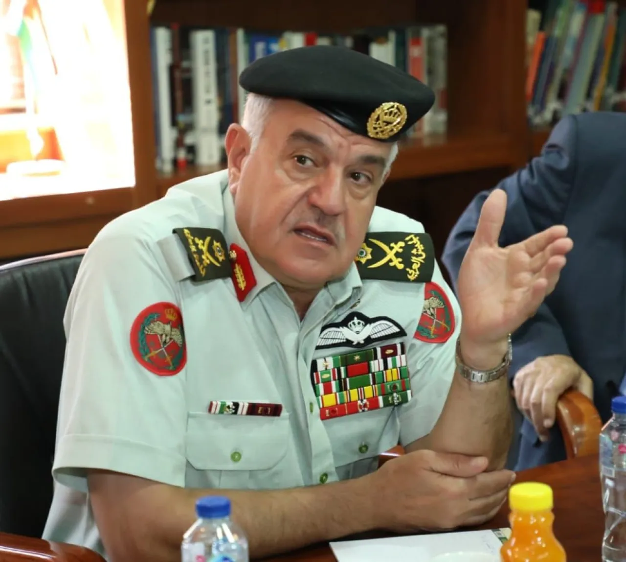 وزير الدفاع السوري يستقبل وفدًا عسكريًا أردنيًا برئاسة الحنيطي