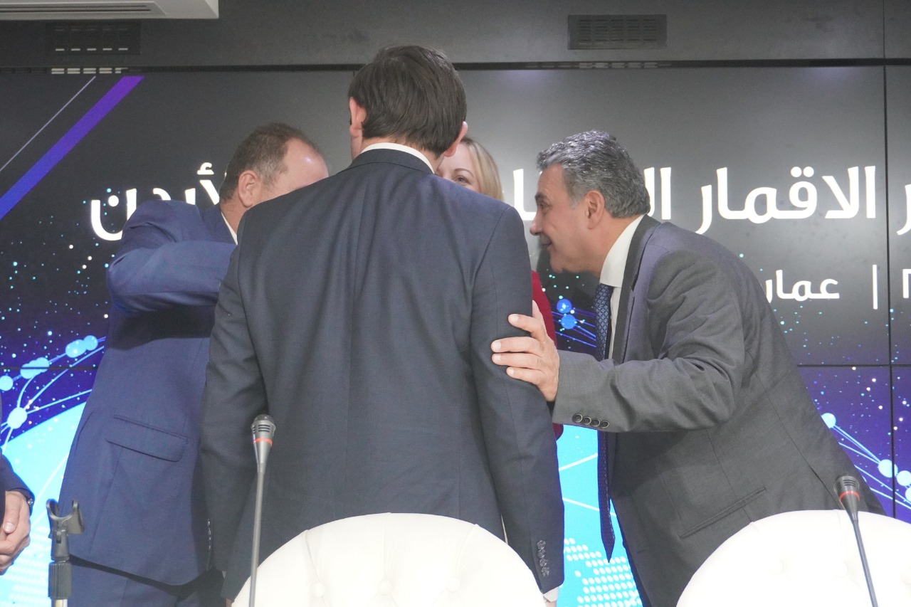 "ستارلينك" تطلق رسميًا الإنترنت الفضائي في الأردن