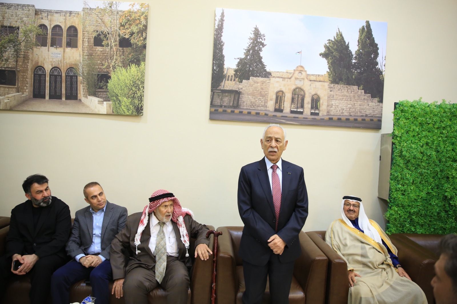 مندوبا عن الملك وولي العهد.. العيسوي يعزي الناصر والزعبي والغويري وداوود ومطير