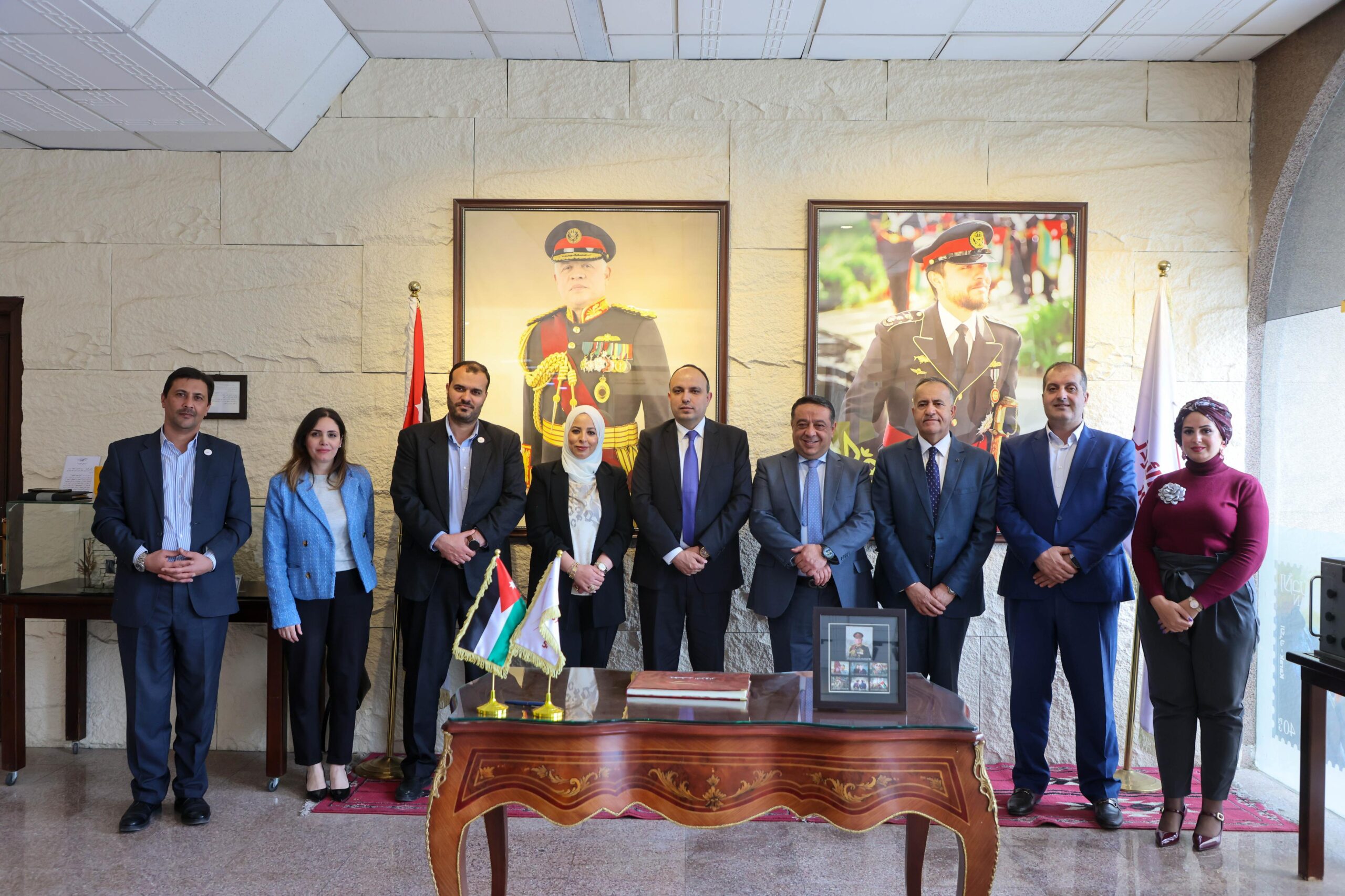وزارة الشباب والبريد الأردني يوقعان اتفاقية لتمكين الشباب في التجارة الإلكترونية