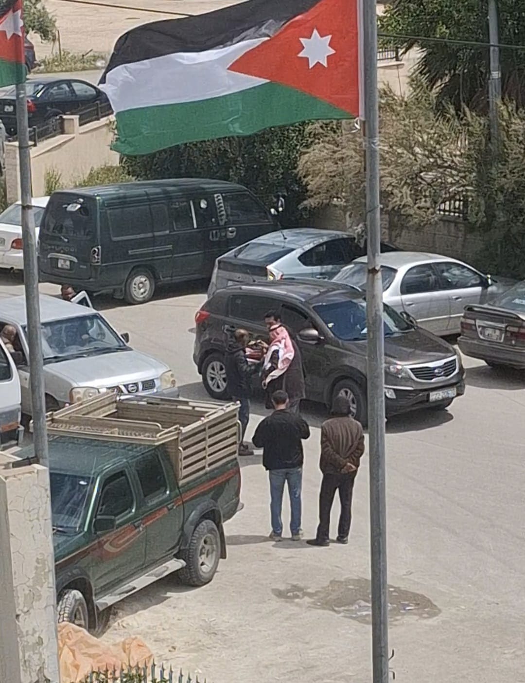 علمُنا عالٍ ورايتُنا هاشمية