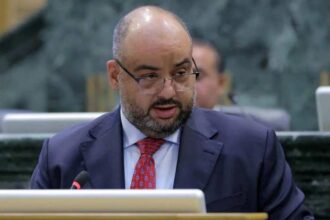 الخشمان يطالب بحل حزب جبهة العمل وتجميد عضوية نوابه