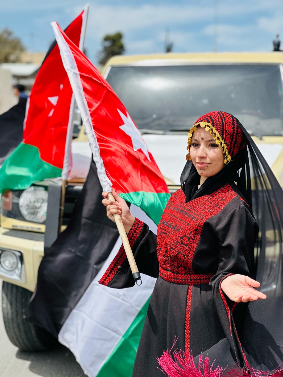 الكلية الجامعية الوطنية للتكنولوجيا تحتفل بيوم العلم وتثمن جهود نشامى الأجهزة الأمنية المباركة